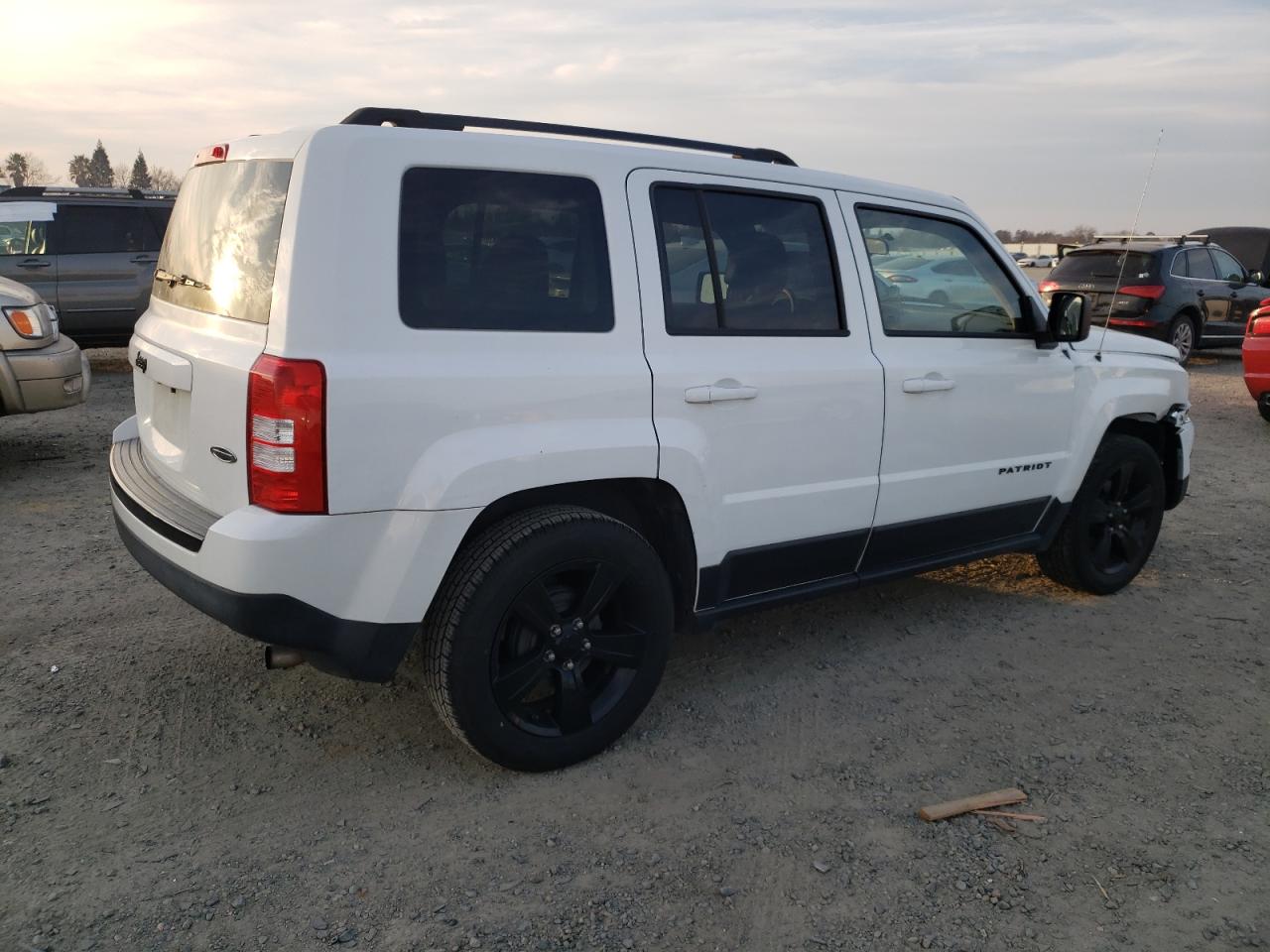 2015 Jeep Liberty (Patriot) - Image 3