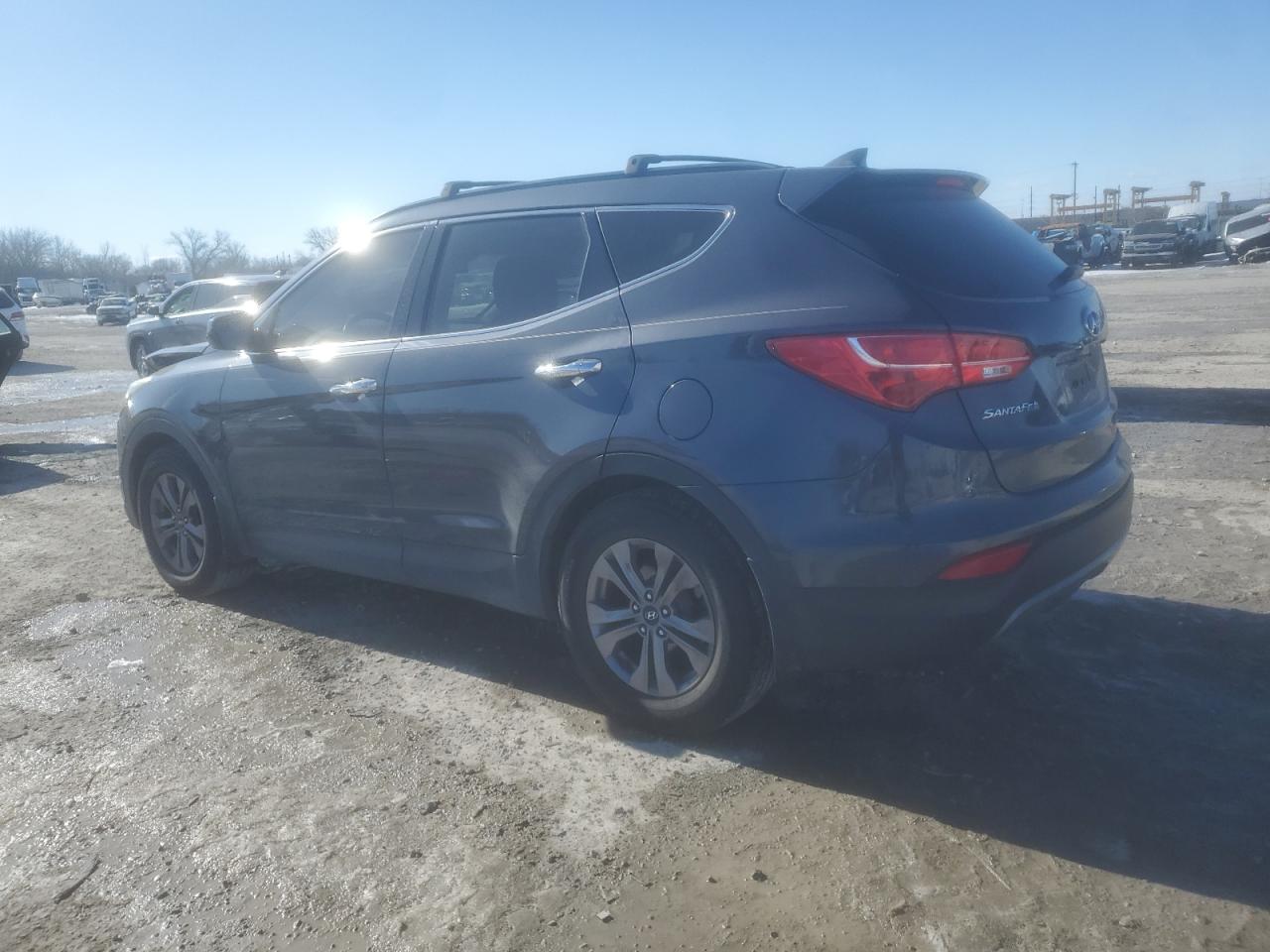 2015 Hyundai Santa Fe - Image 2