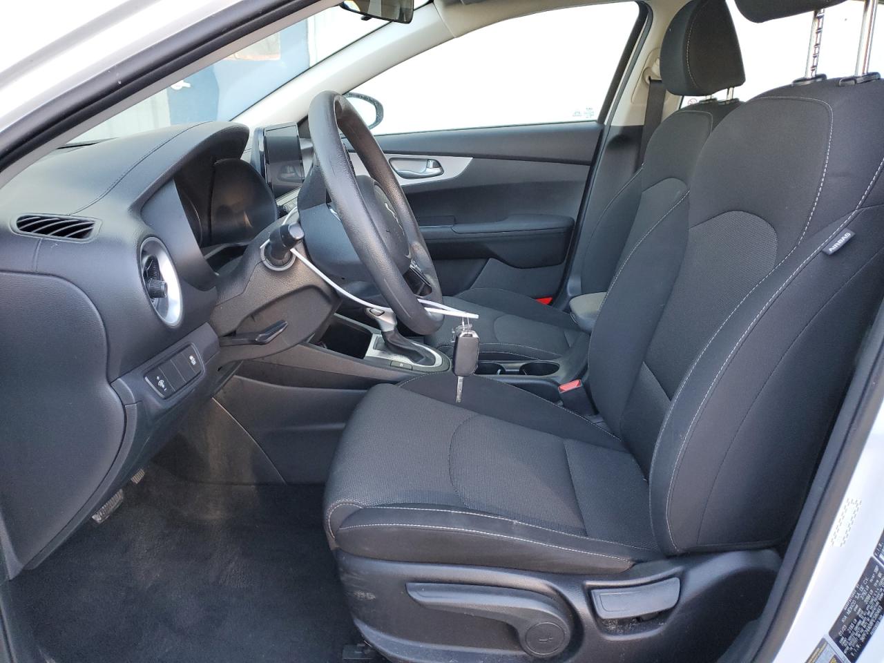 2023 Kia Forte - Image 7