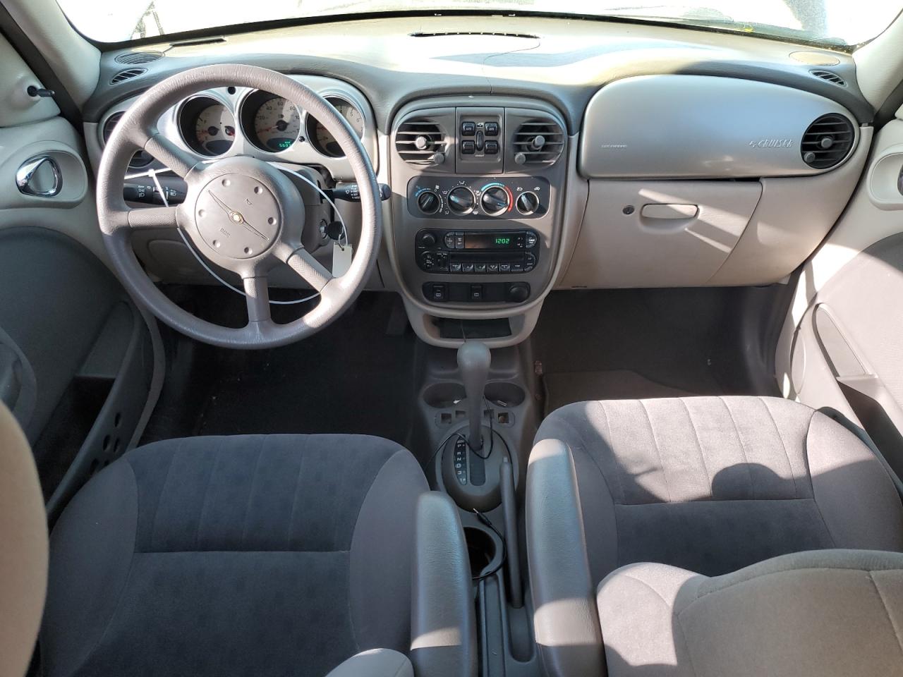 2002 Chrysler PT Cruiser - Image 8
