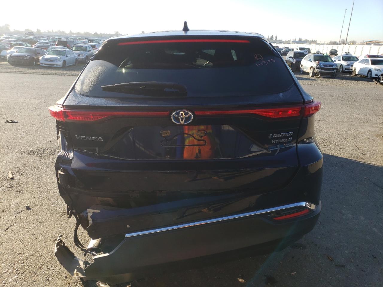 2021 Toyota Venza - Image 6