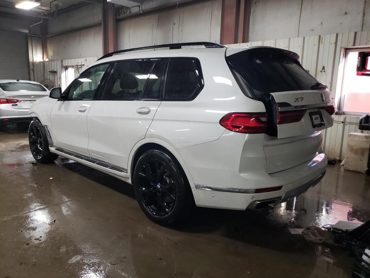 2021 BMW X7 - Image 2