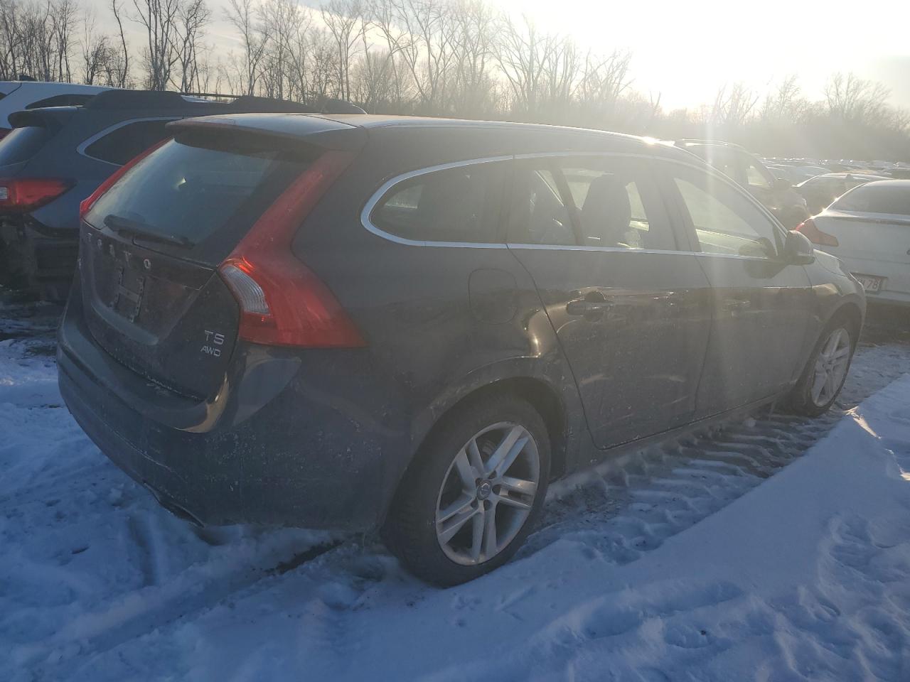 VIN YV1612SK8F1269717 2015 VOLVO V60 no.3