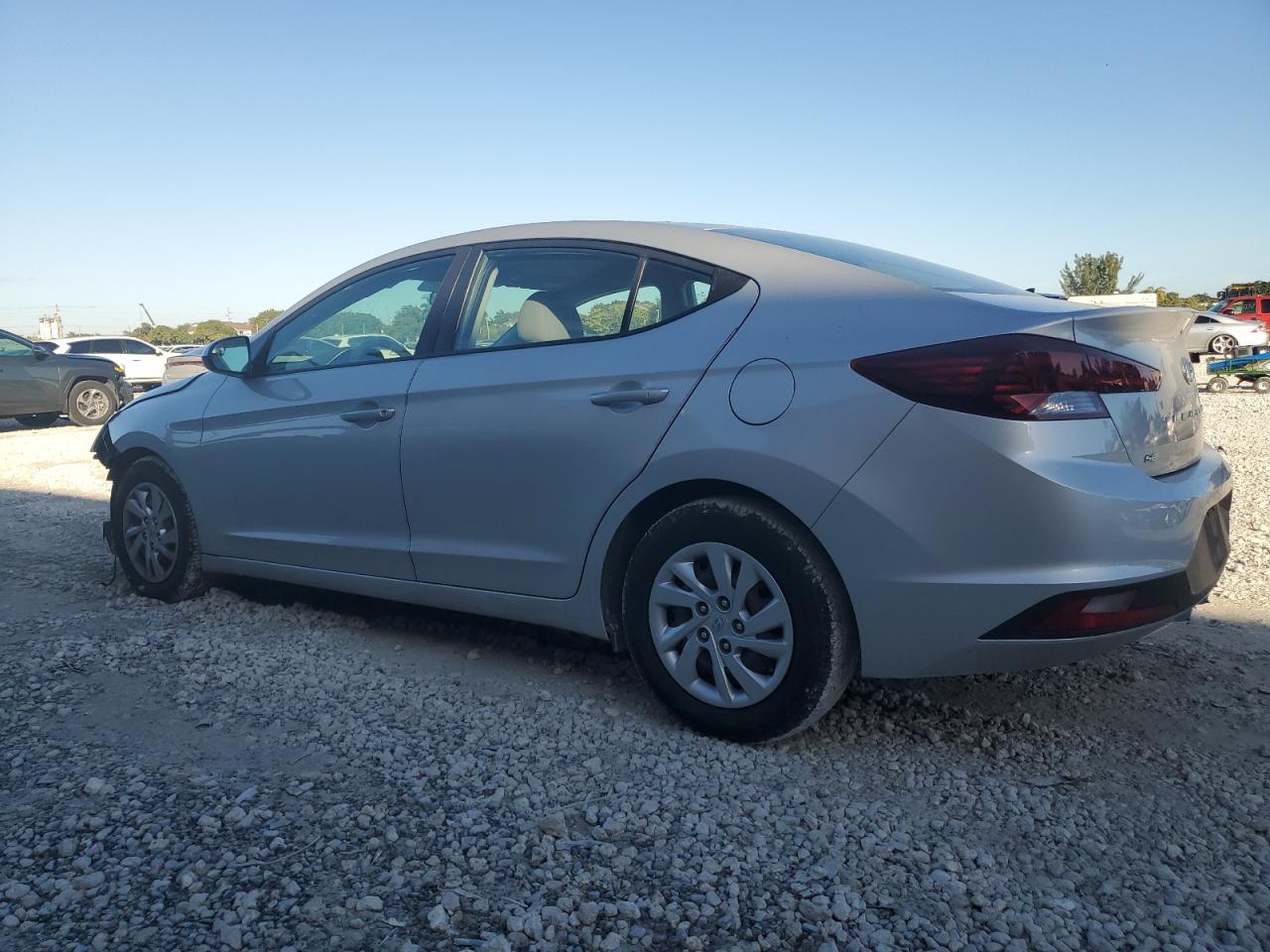 2019 Hyundai Elantra - Image 2