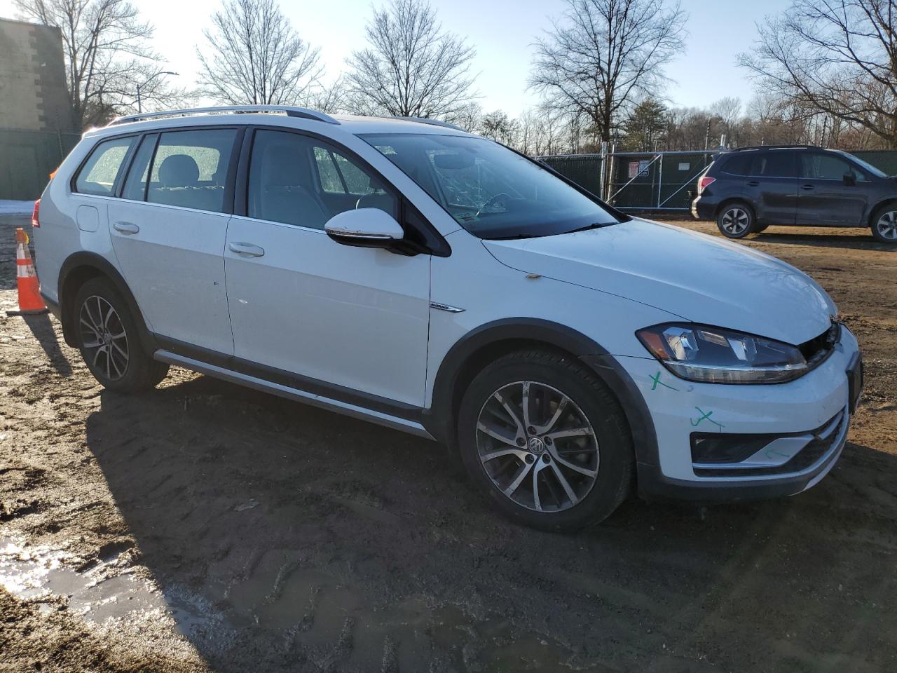 2018 Volkswagen Golf - Image 4