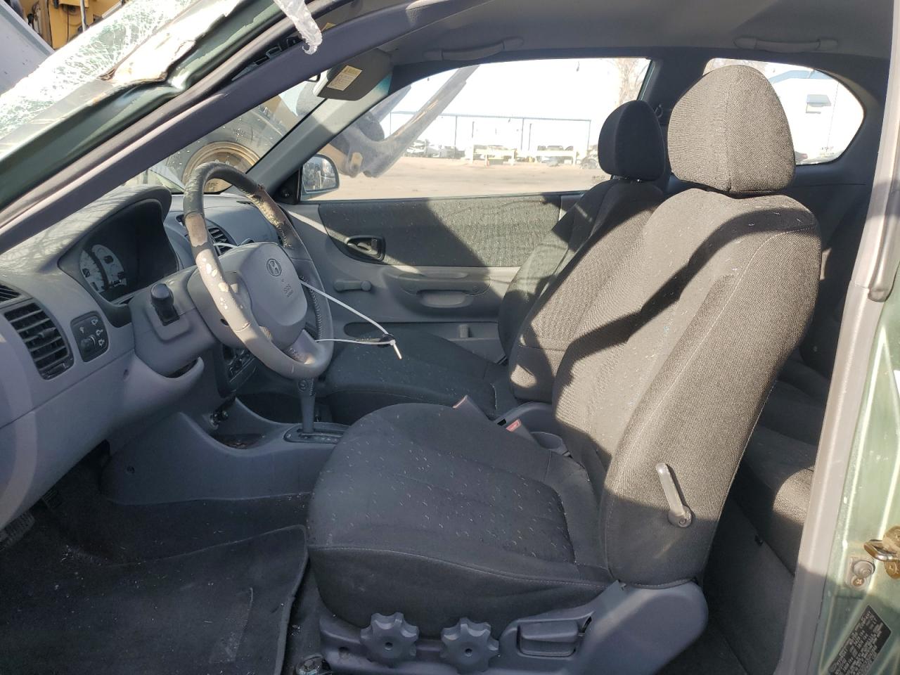 2003 Hyundai Accent - Image 7