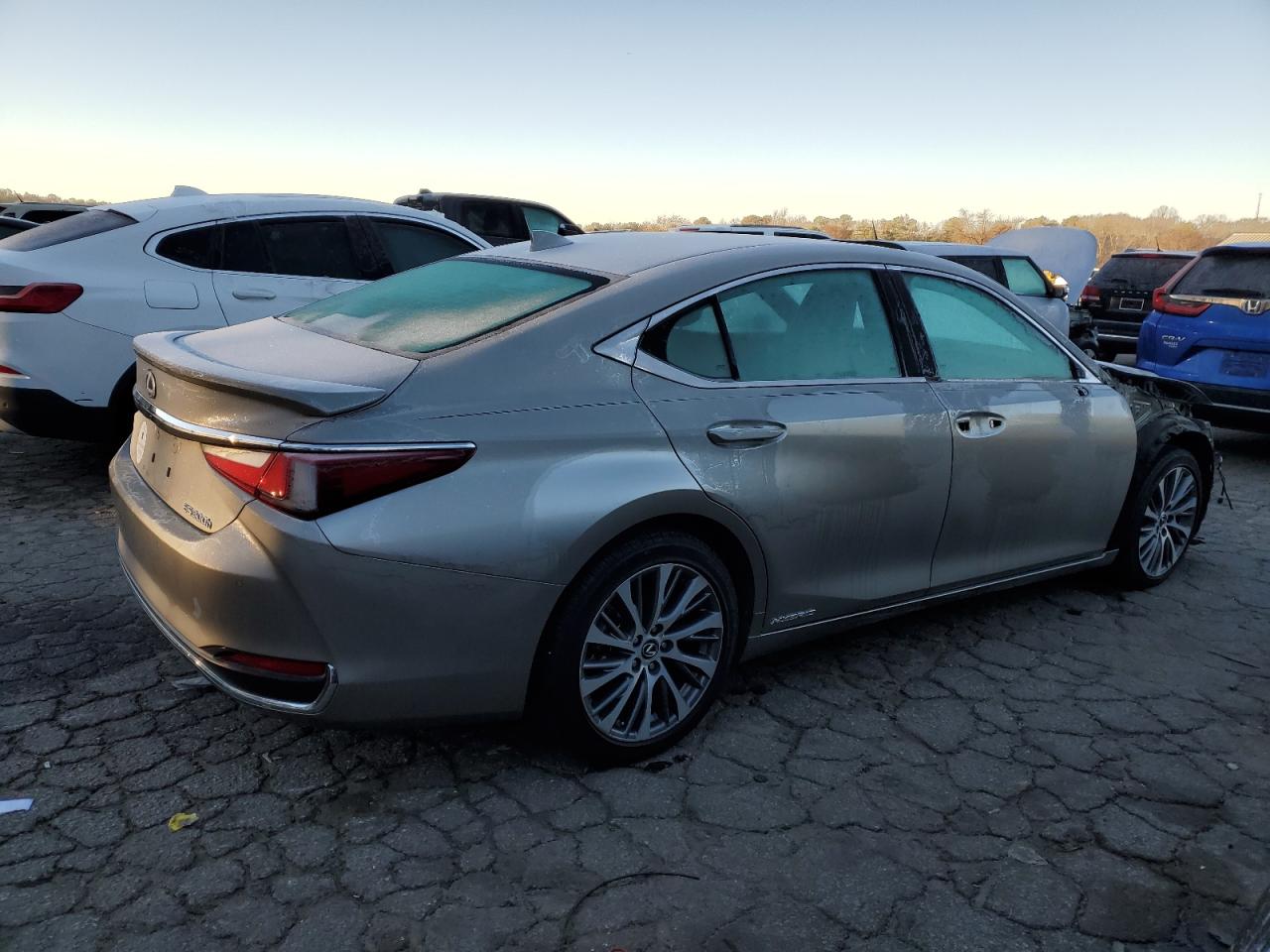 2019 Lexus ES - Image 3