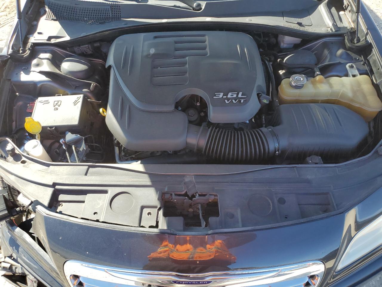 2013 Chrysler 300 - Image 11