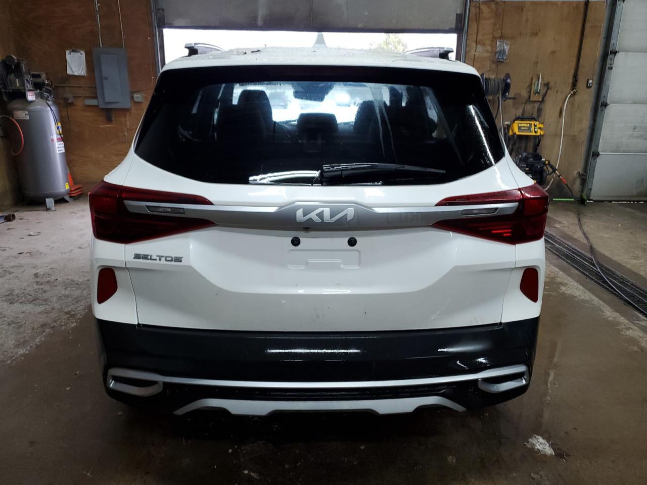 2023 Kia Seltos - Image 6