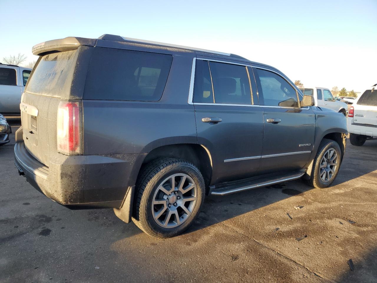 2015 GMC Yukon - Image 3