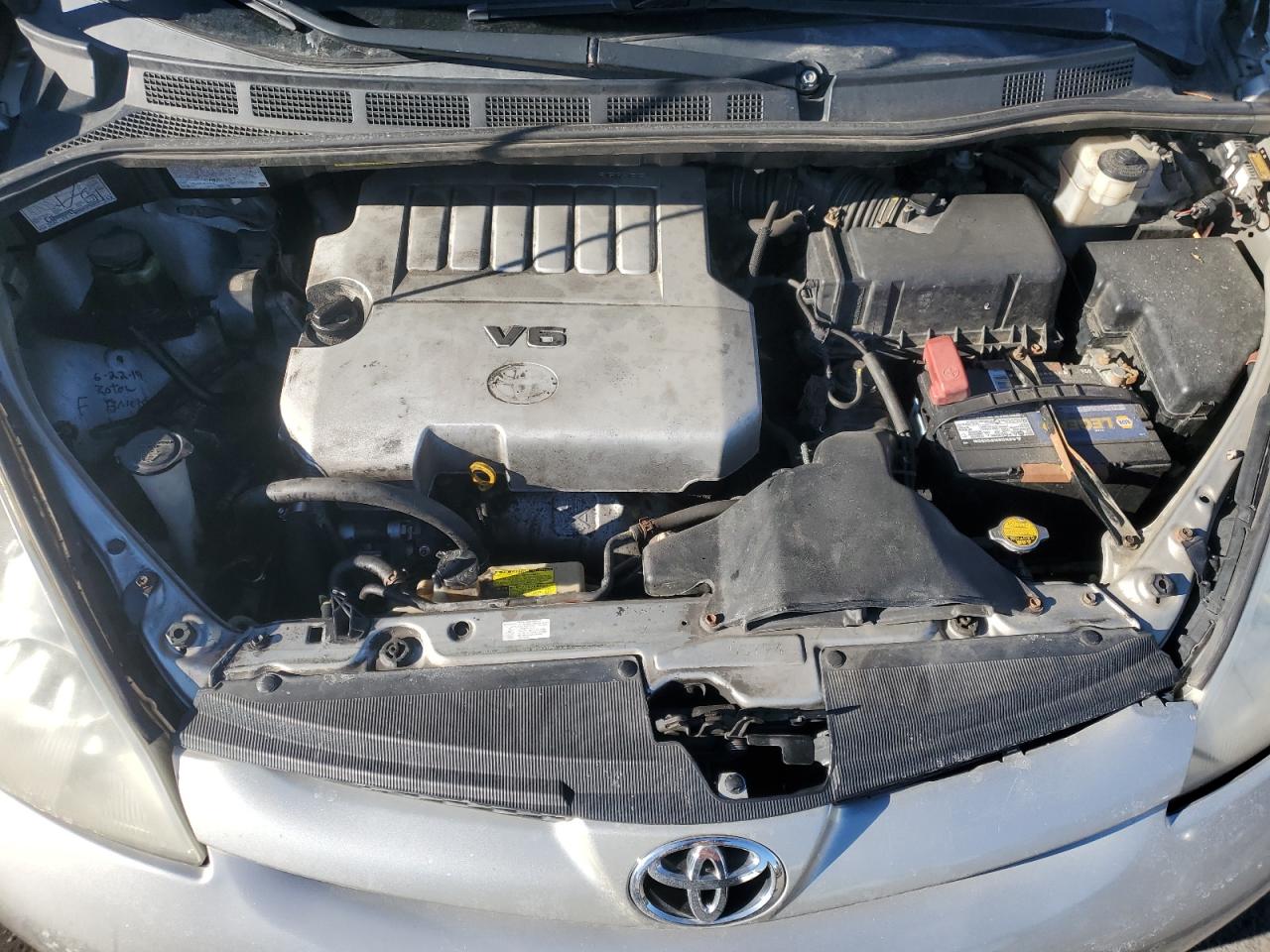 2007 Toyota Sienna - Image 12