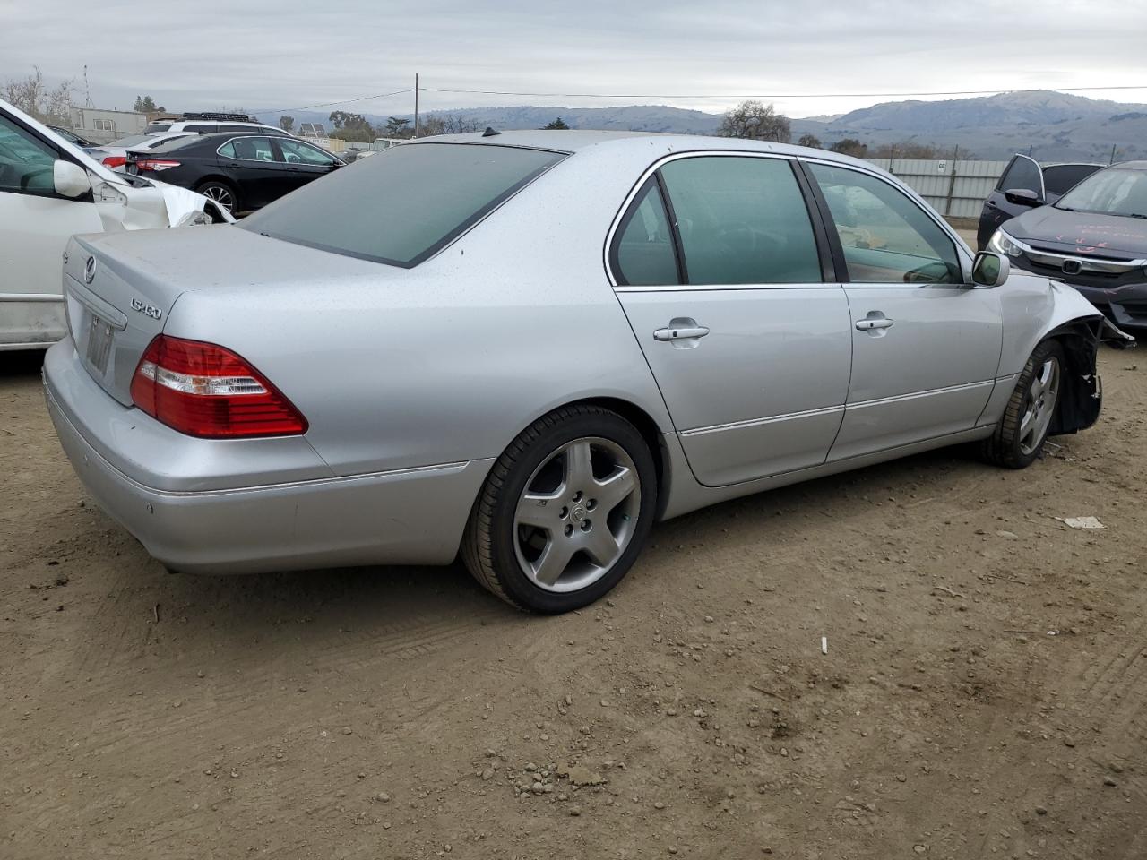 2005 Lexus LS - Image 3