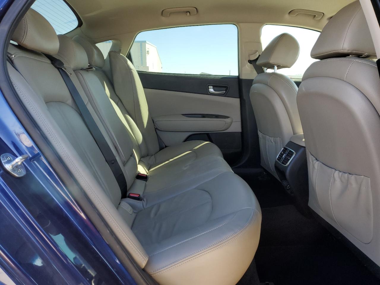 2016 Kia Optima - Image 10