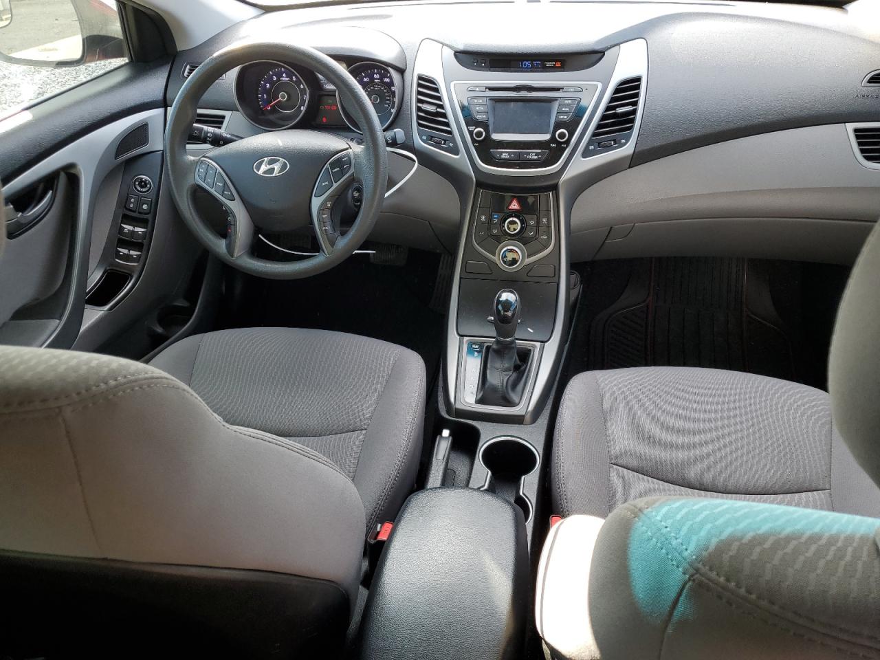 2015 Hyundai Elantra - Image 8