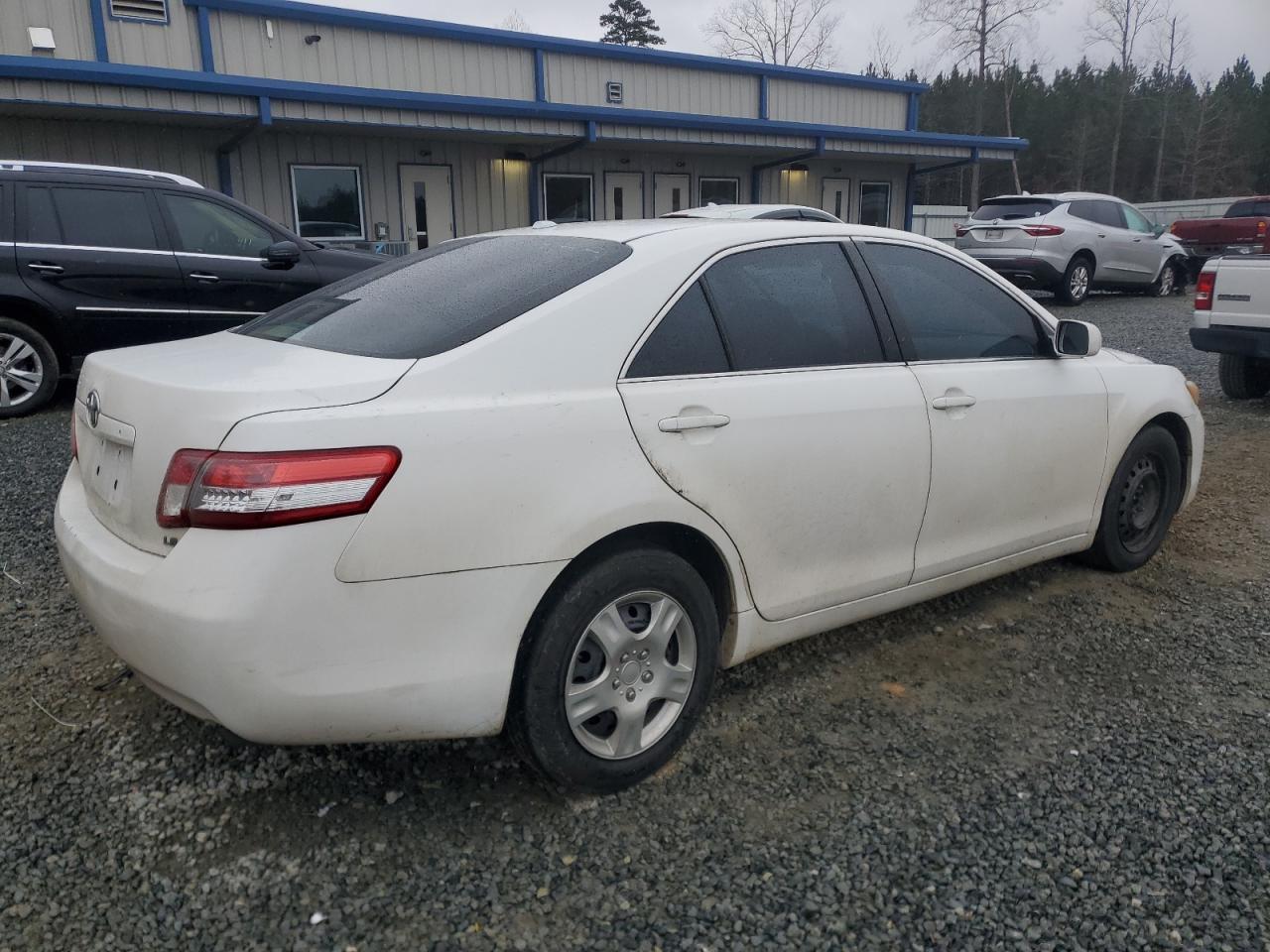 2010 Toyota Camry - Image 3