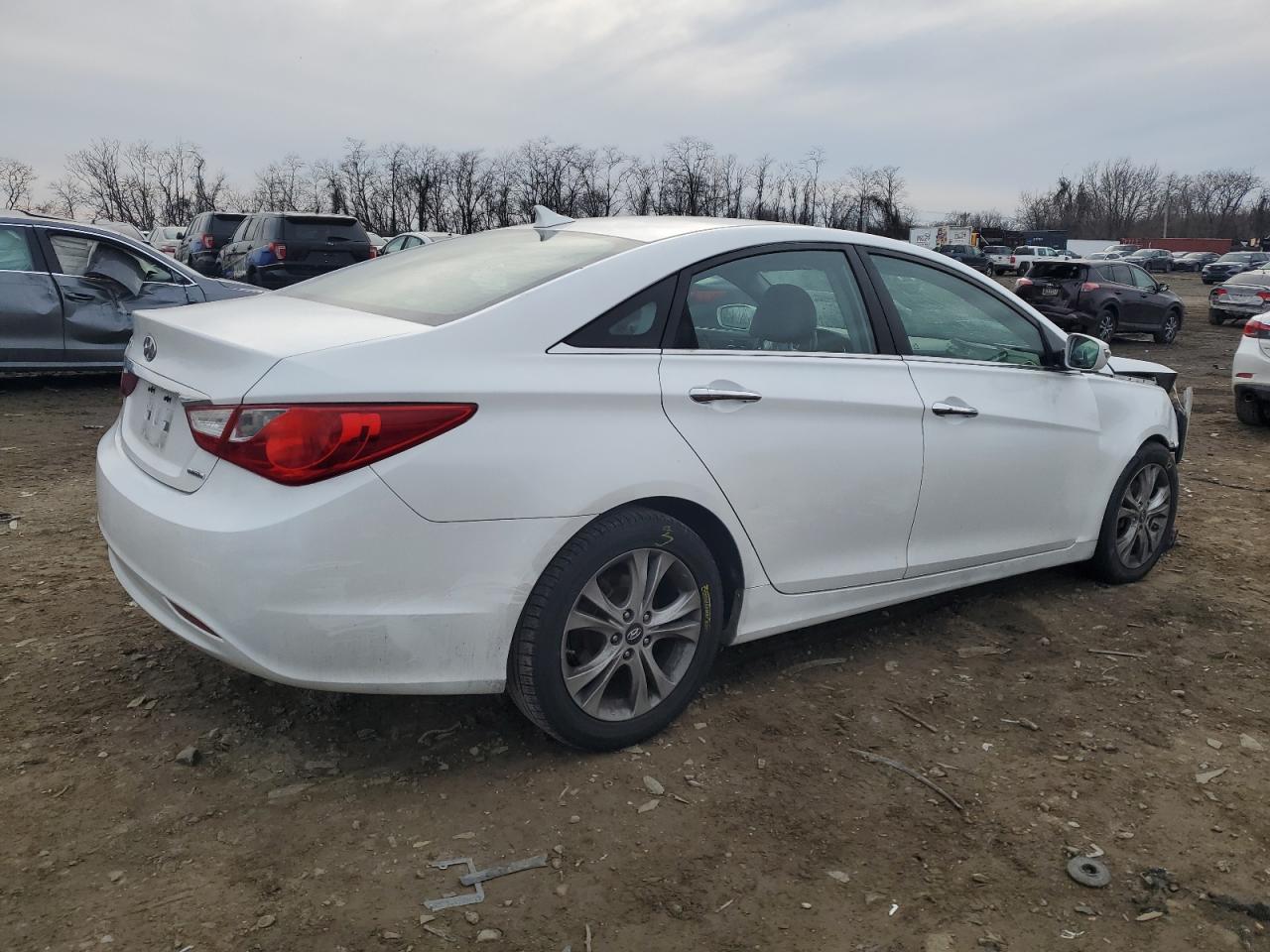 2011 Hyundai Sonata - Image 3