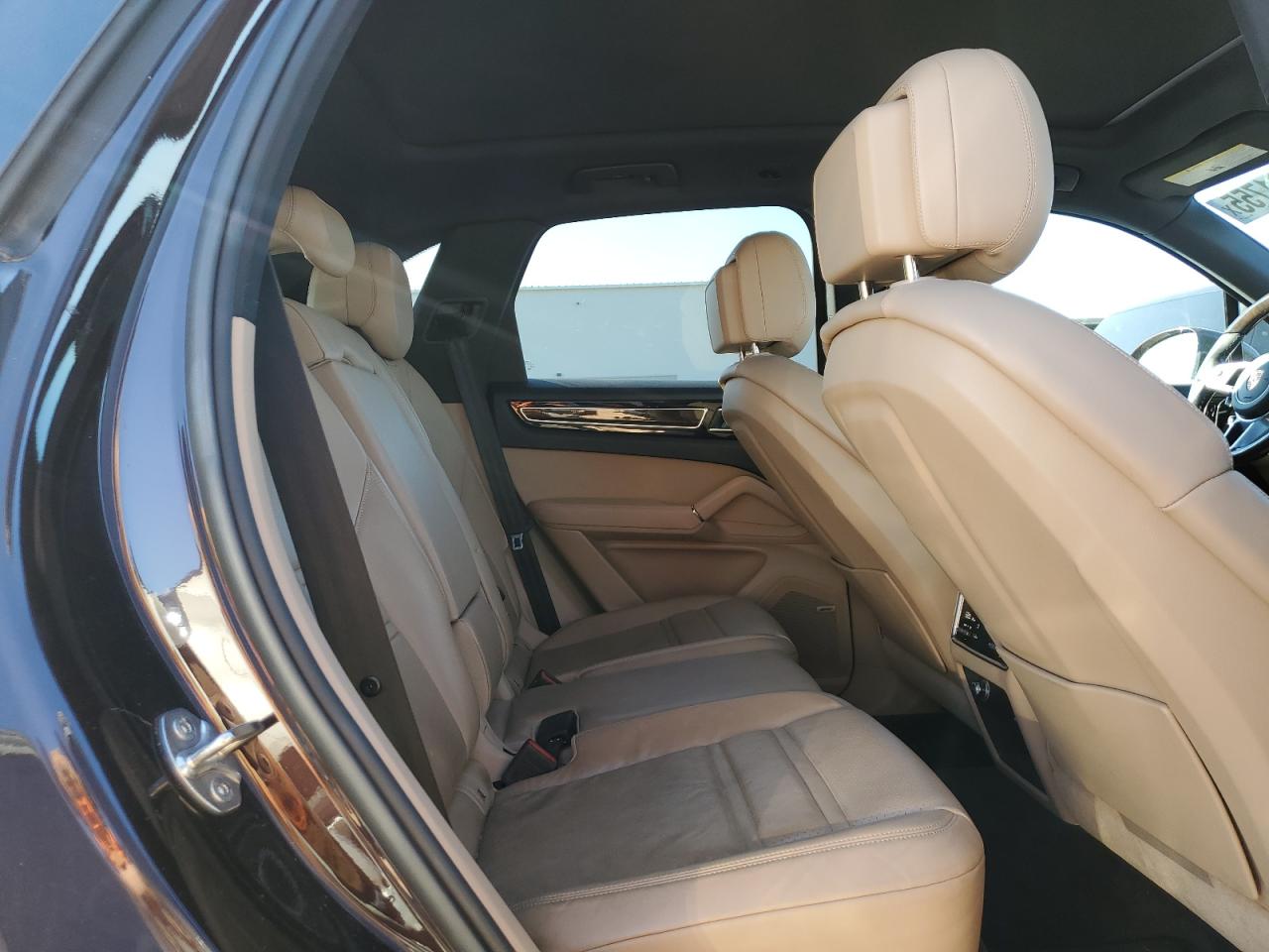 2019 Porsche Cayenne - Image 11