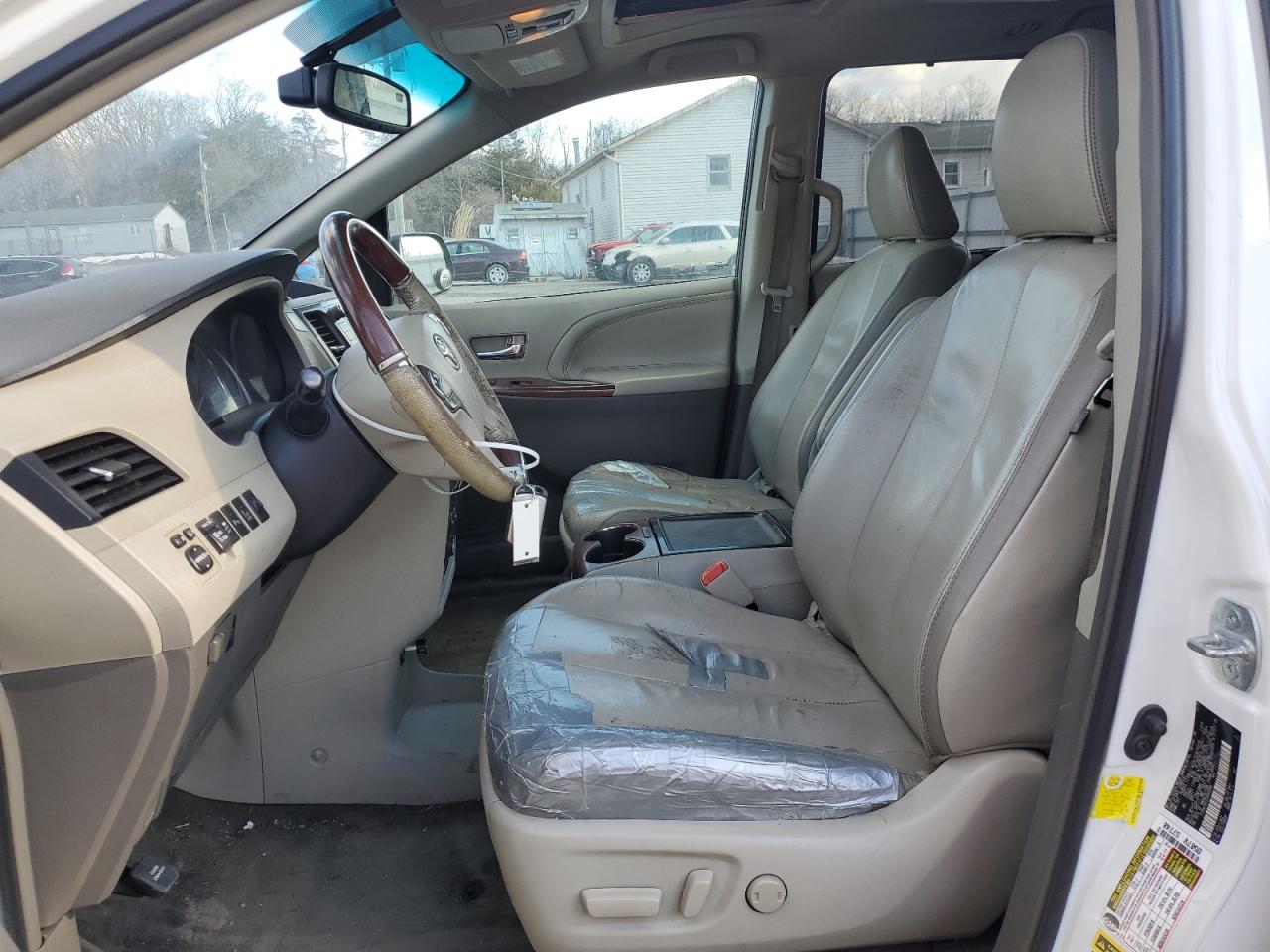 2013 Toyota Sienna - Image 7