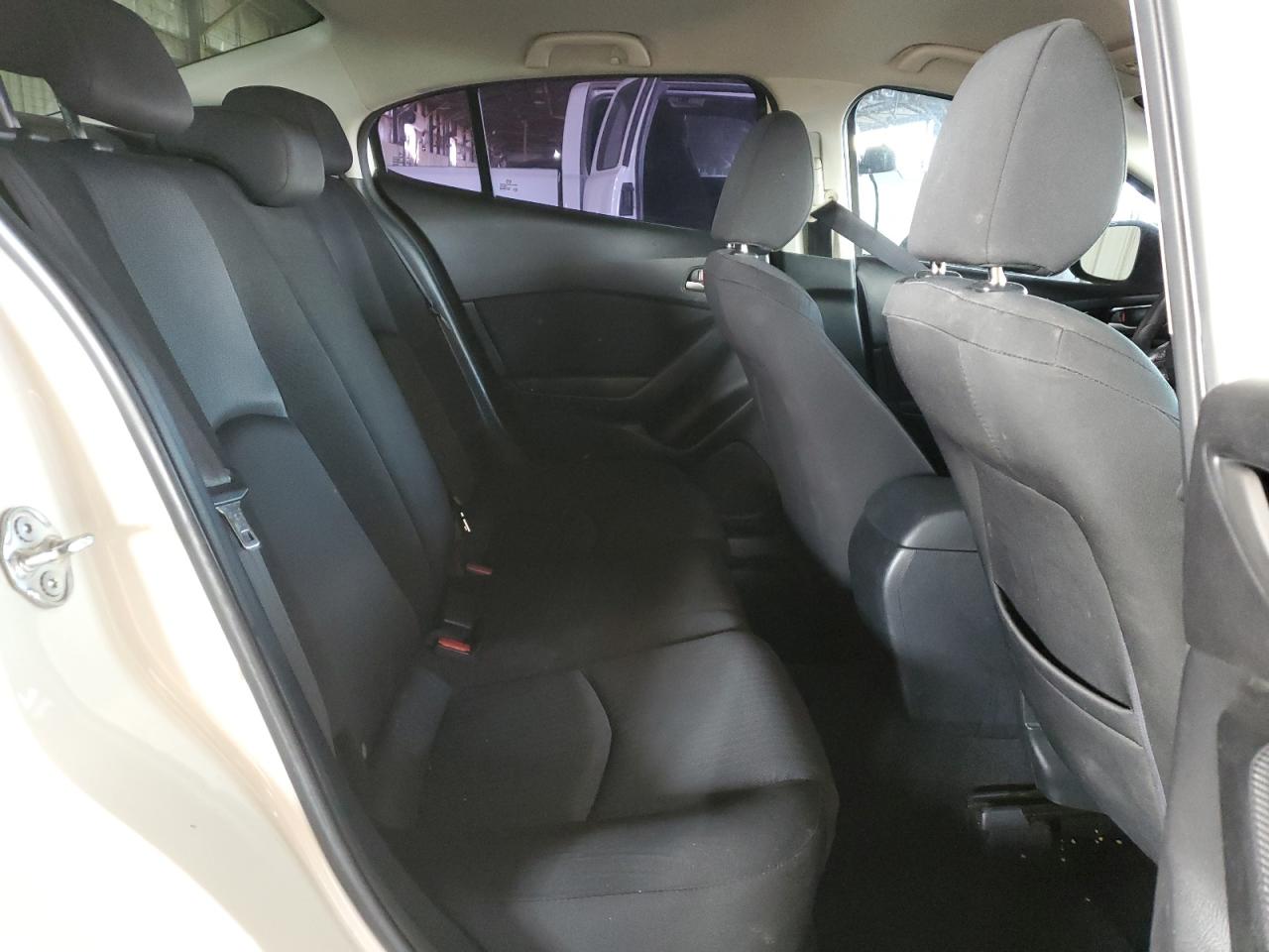 2016 Mazda 3 - Image 10