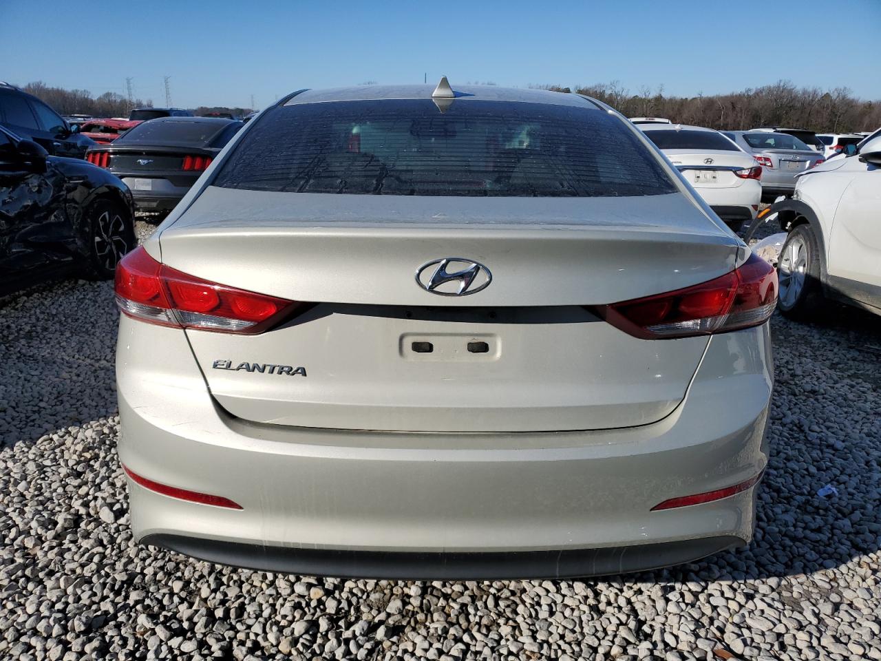2017 Hyundai Elantra - Image 6