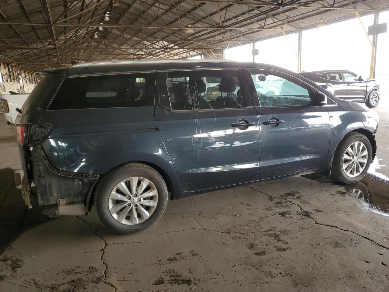 2016 Kia Sedona - Image 3