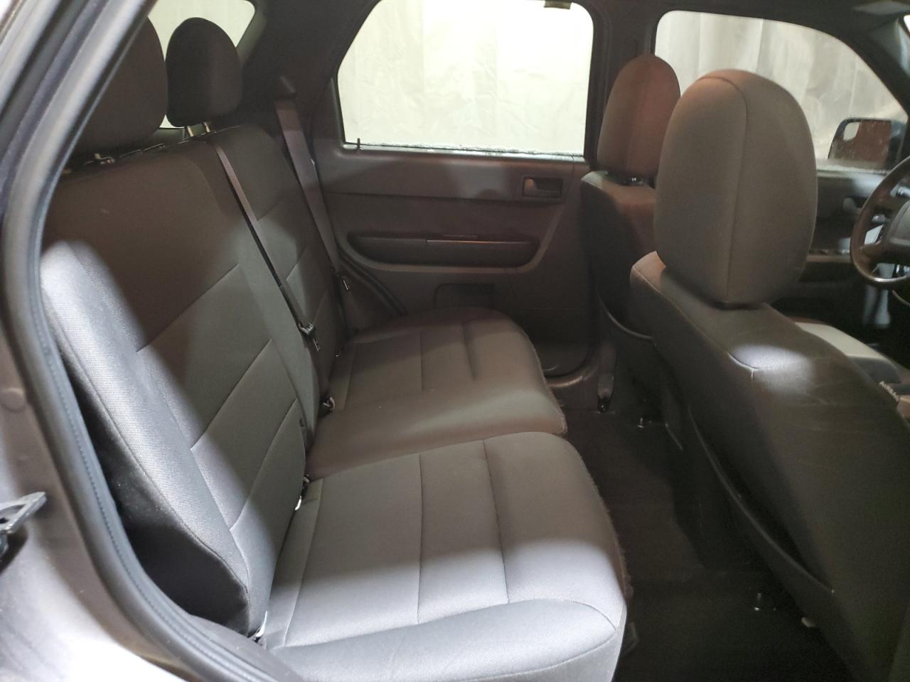 2011 Ford Escape - Image 11