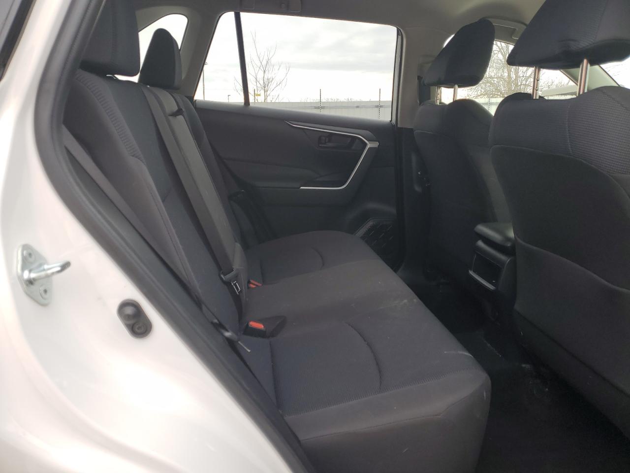 2020 Toyota RAV 4 - Image 11