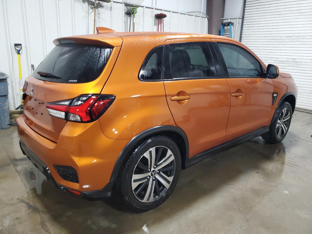 2020 Mitsubishi Outlander - Image 3
