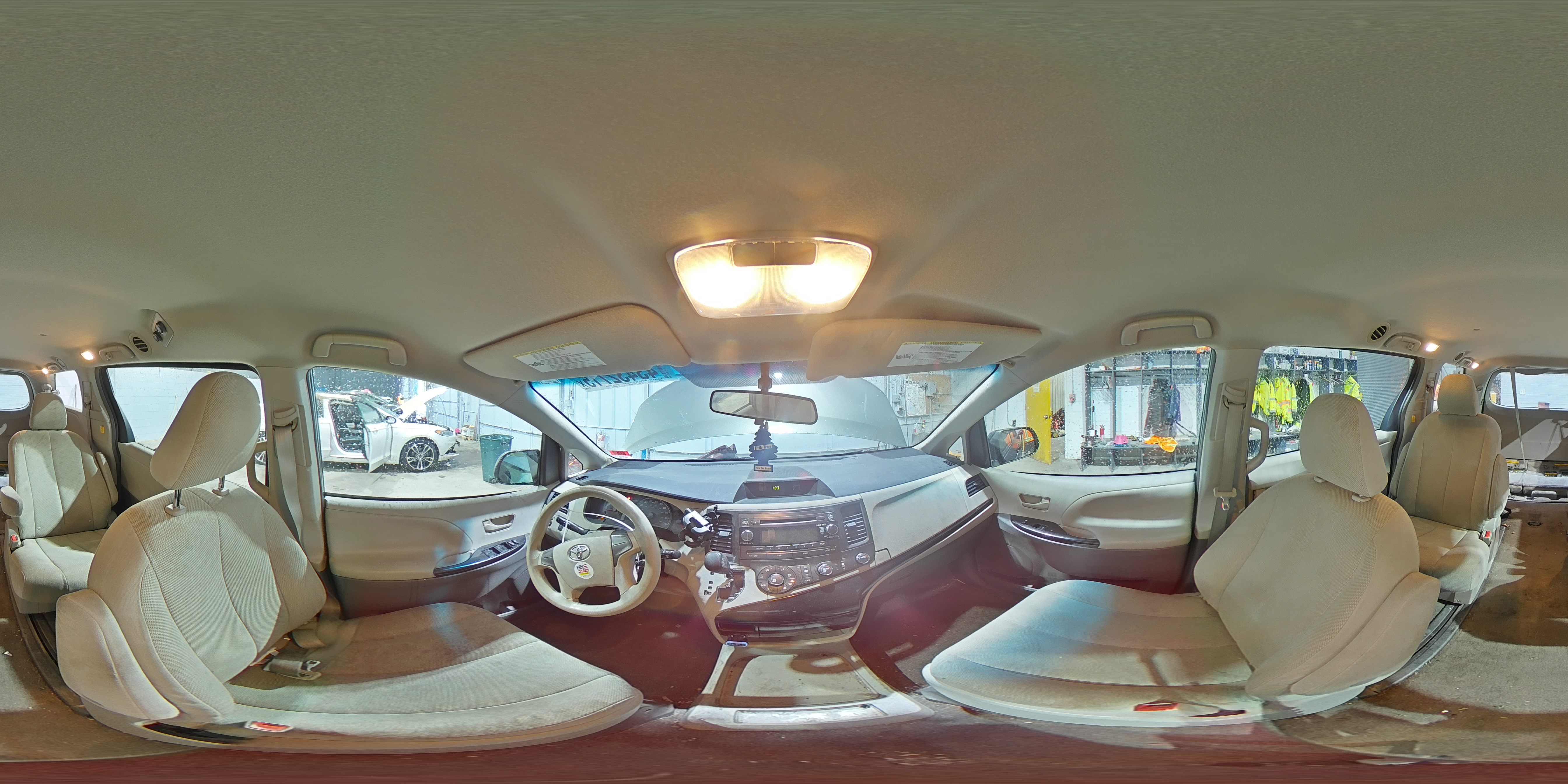 2012 Toyota Sienna - Image 13