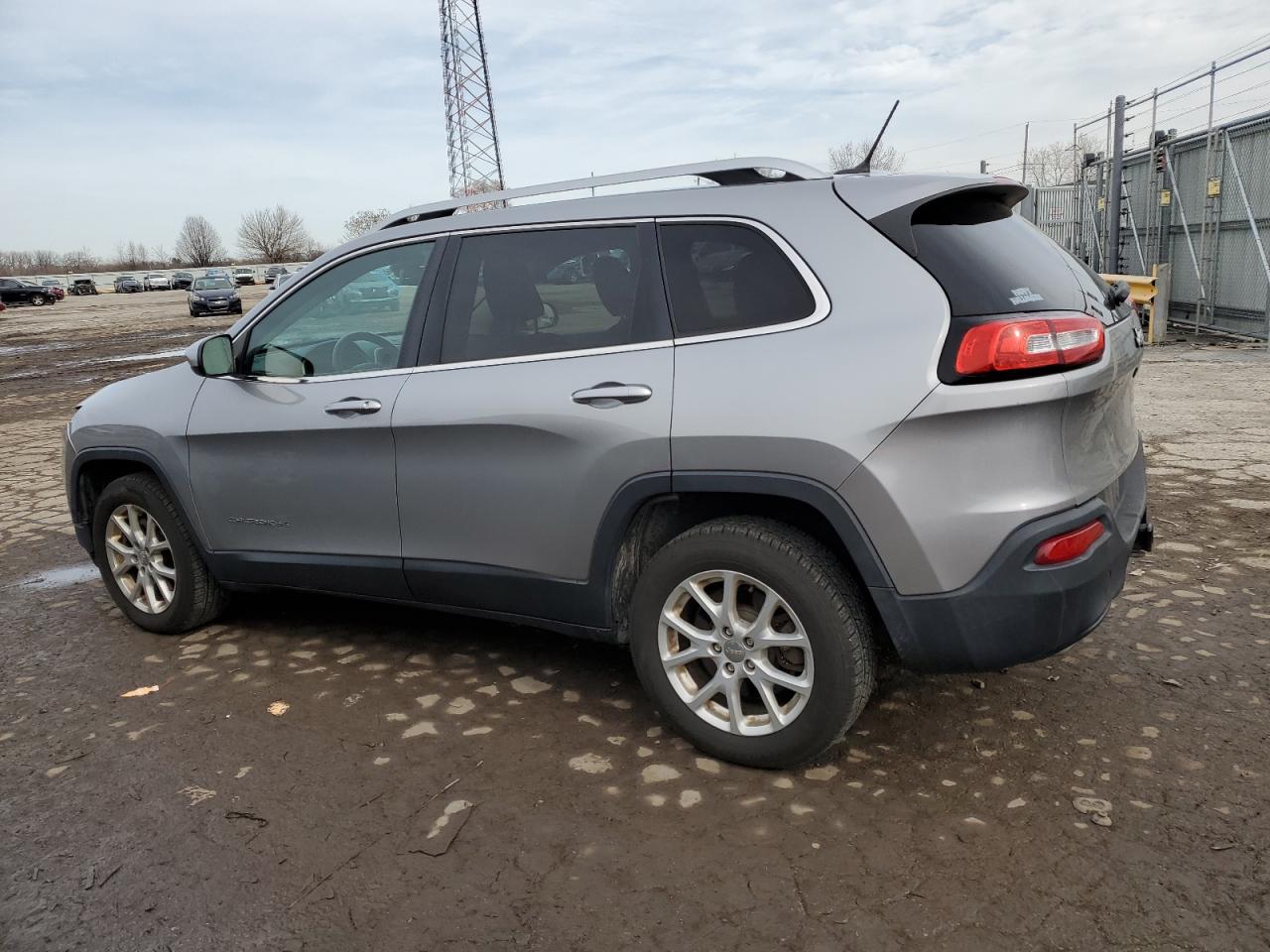 2015 Jeep Grand Cherokee - Image 2