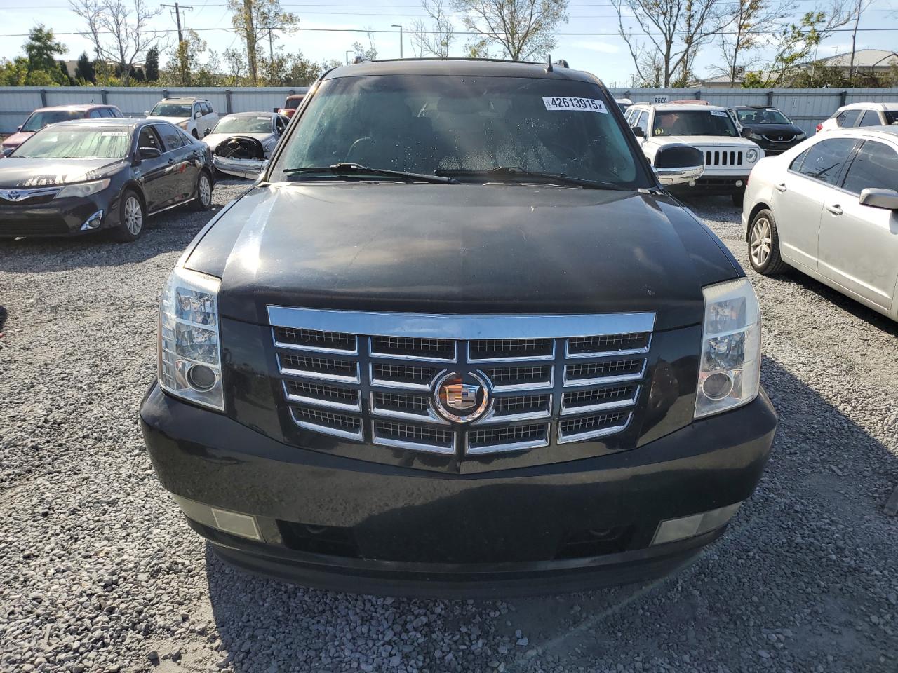 2011 Cadillac Escalade - Image 5