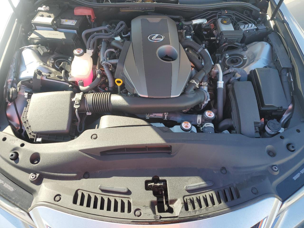 2023 Lexus IS - Image 11