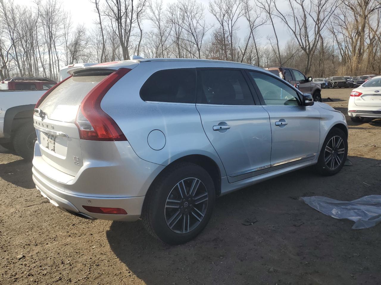 2017 Volvo XC60 - Image 3
