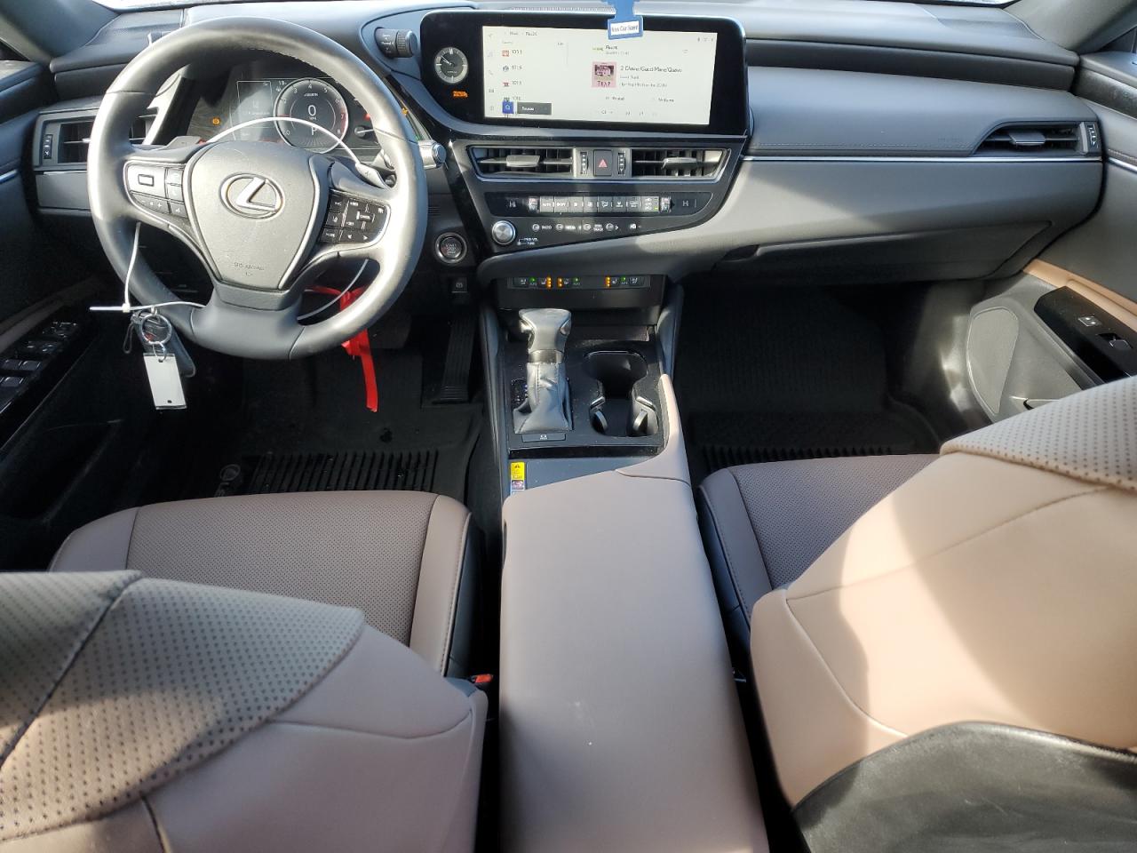 2023 Lexus ES - Image 8