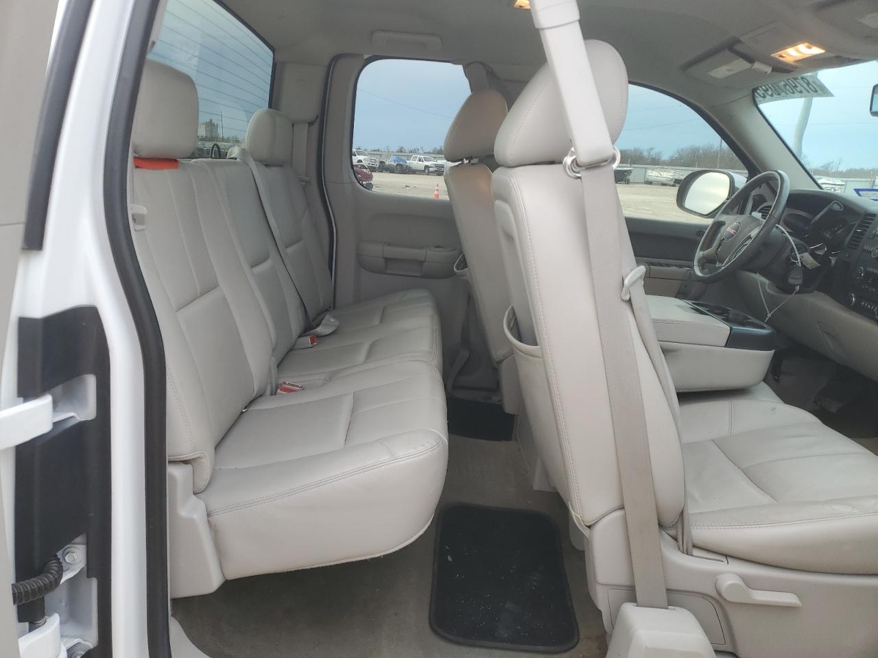 2012 GMC Sierra - Image 10