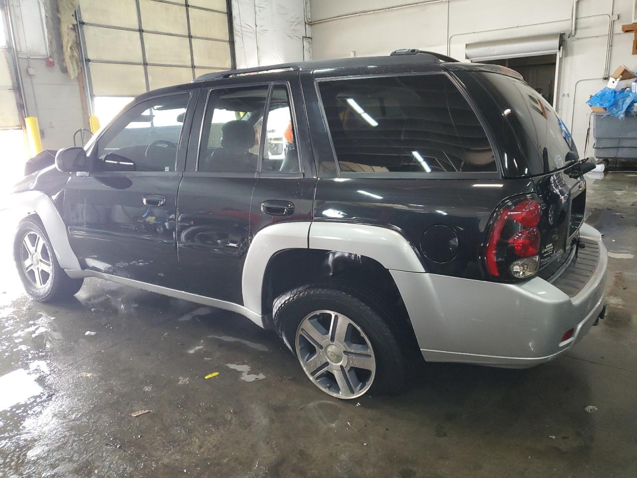 2008 Chevrolet TrailBlazer - Image 2