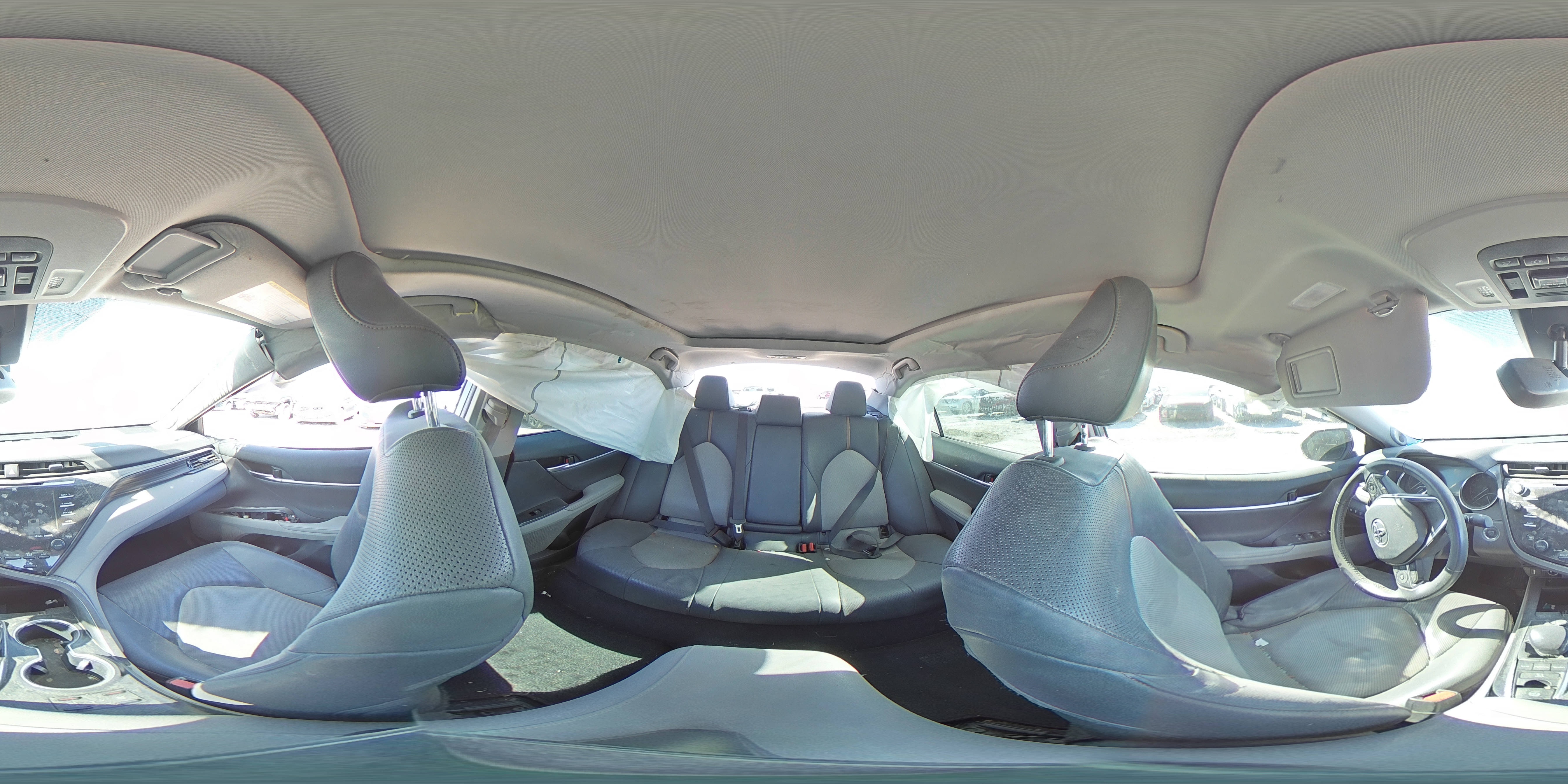 2020 Toyota Camry - Image 13