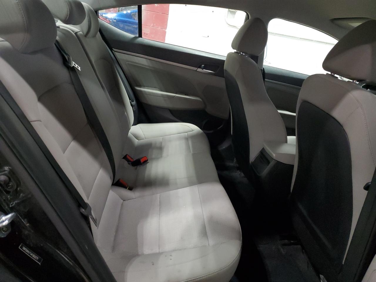 2018 Hyundai Elantra - Image 11
