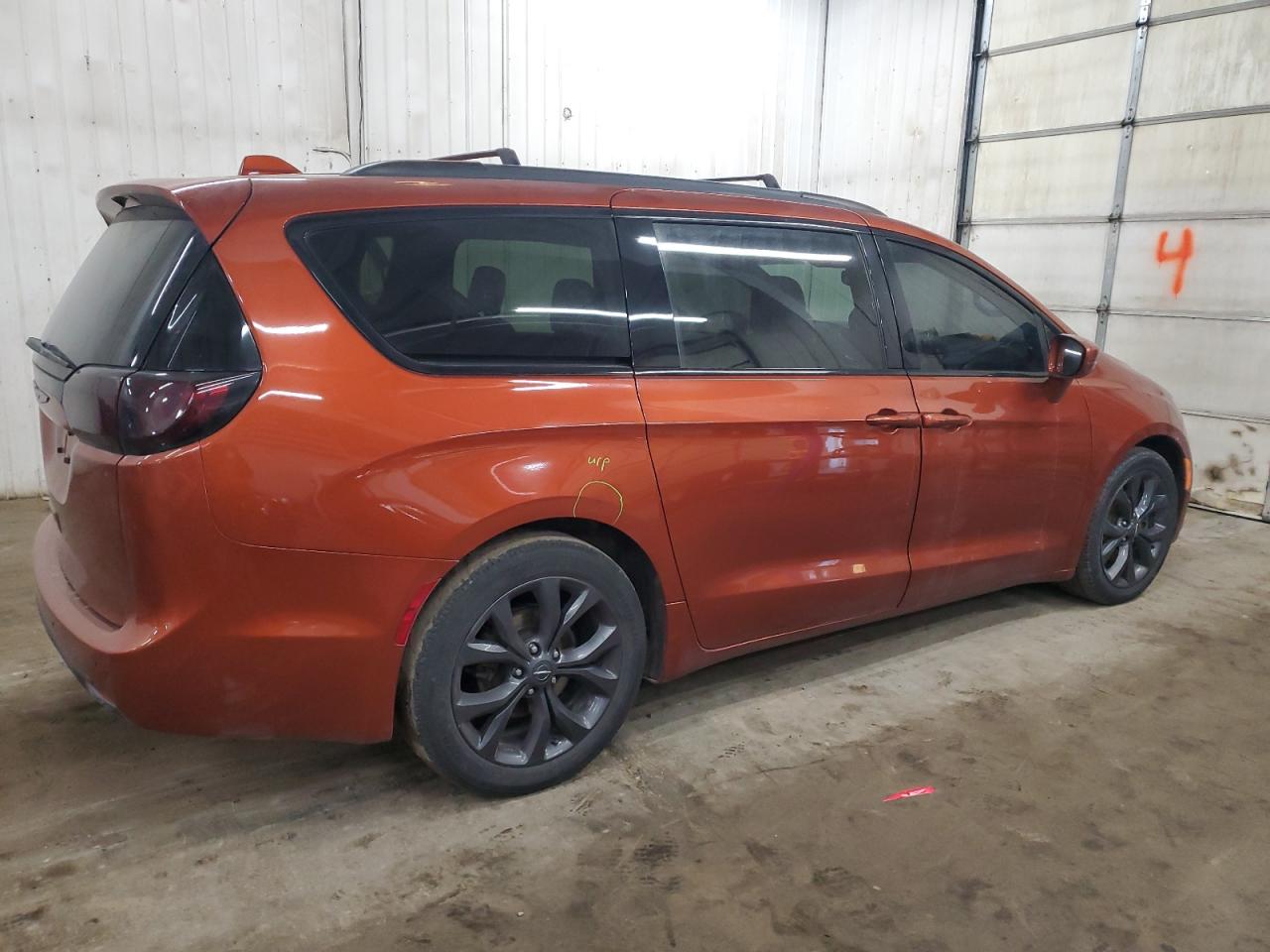 2018 Chrysler Pacifica - Image 3