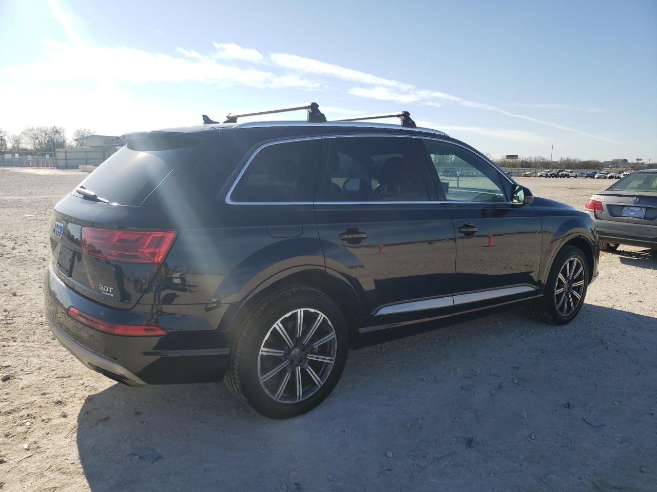 2017 Audi Q7 - Image 3