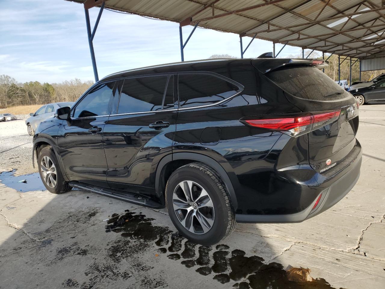 2020 Toyota Highlander - Image 2