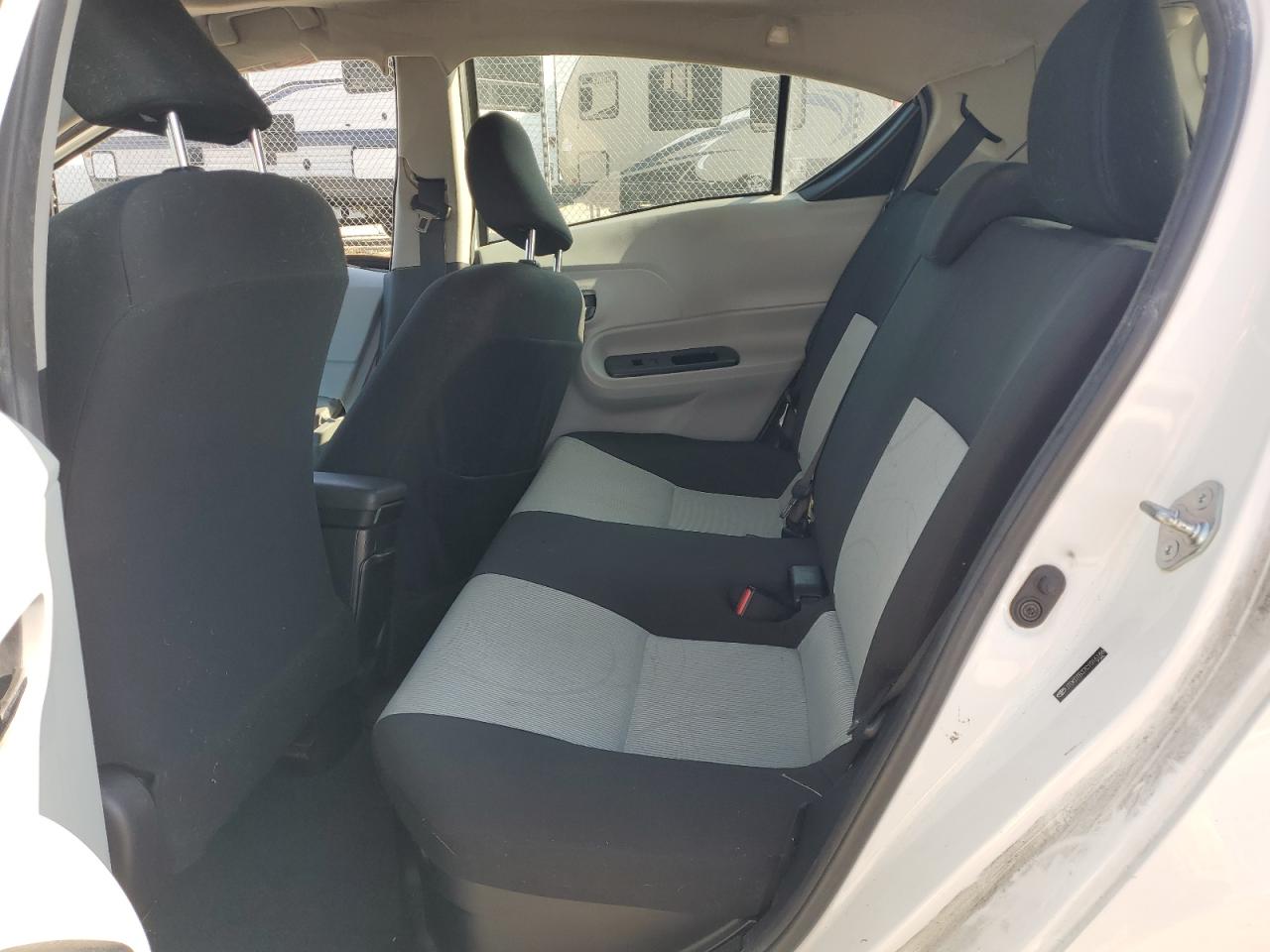 2012 Toyota Prius - Image 10
