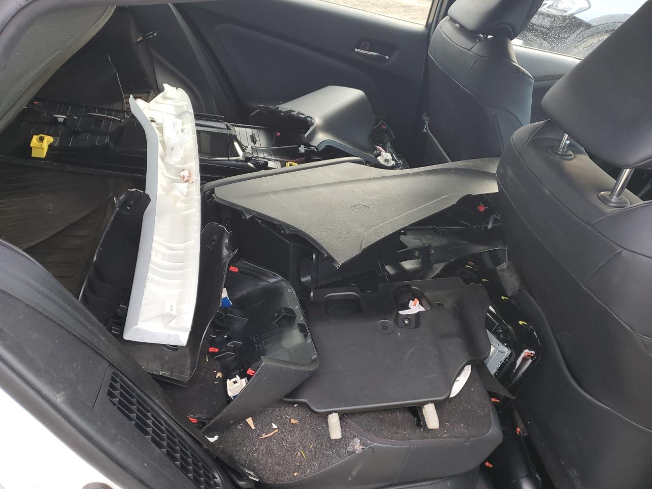 2019 Toyota Prius - Image 12