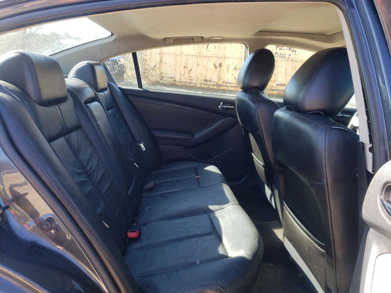 2010 Nissan Altima - Image 10