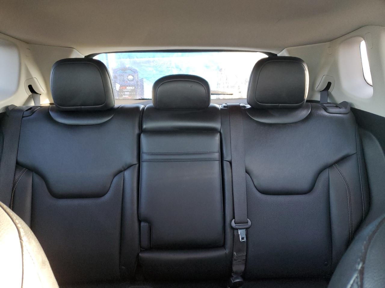 2018 Jeep Compass - Image 10