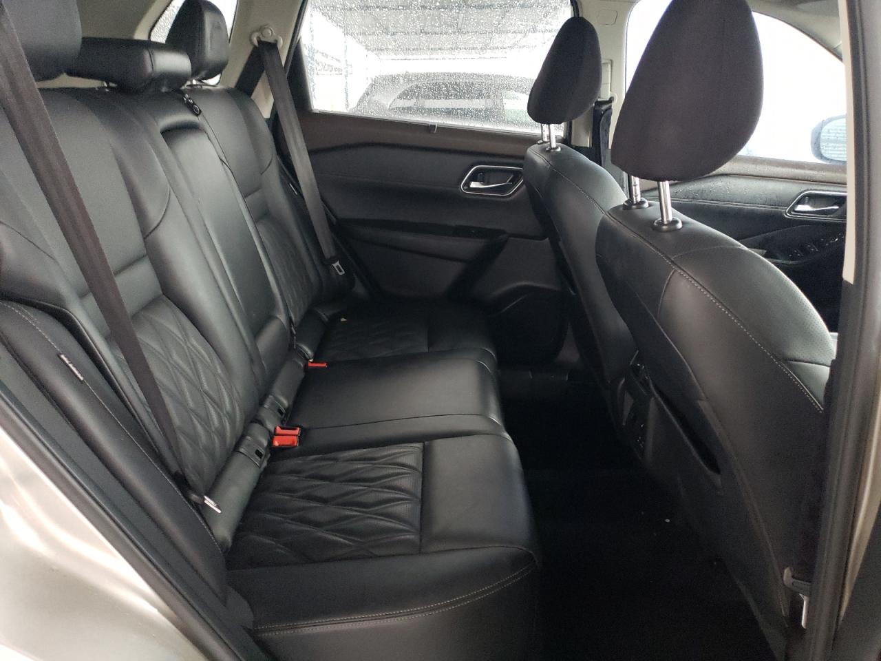 2021 Nissan Rogue - Image 11