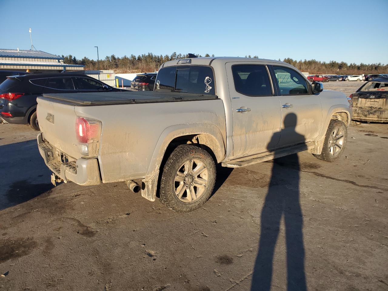 2018 Toyota Tacoma - Image 3