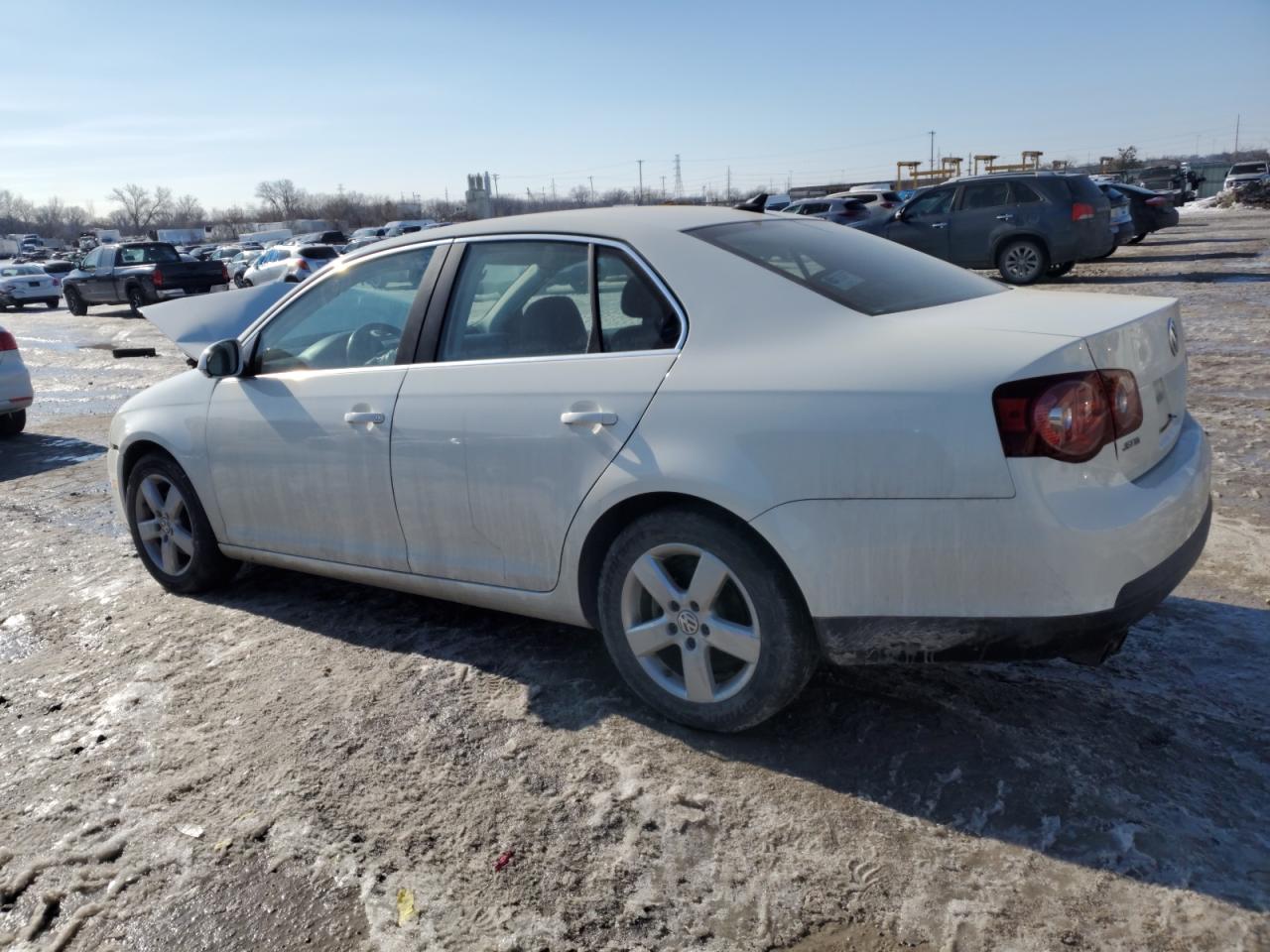 2008 Volkswagen Jetta - Image 2