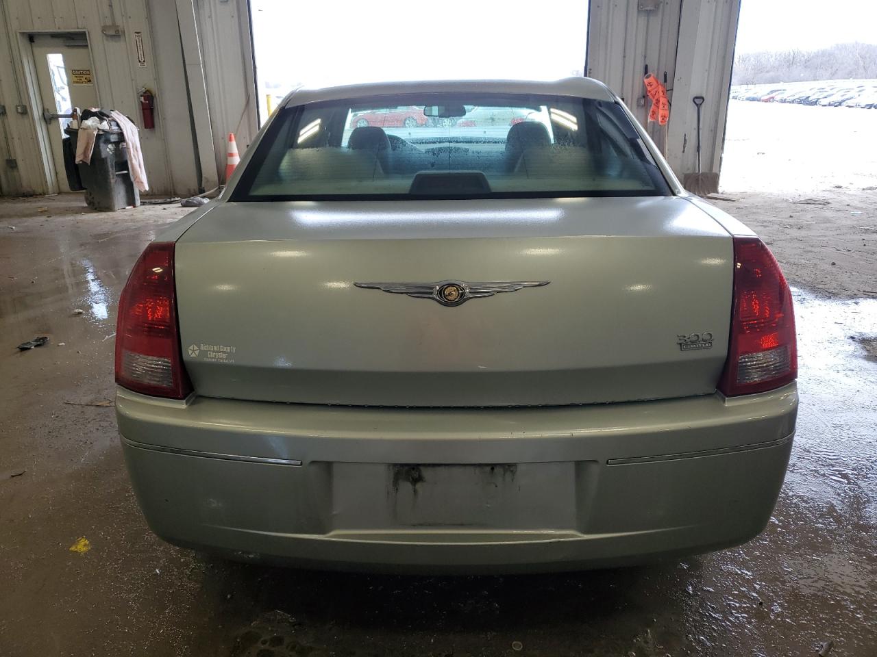 2006 Chrysler 300 - Image 6