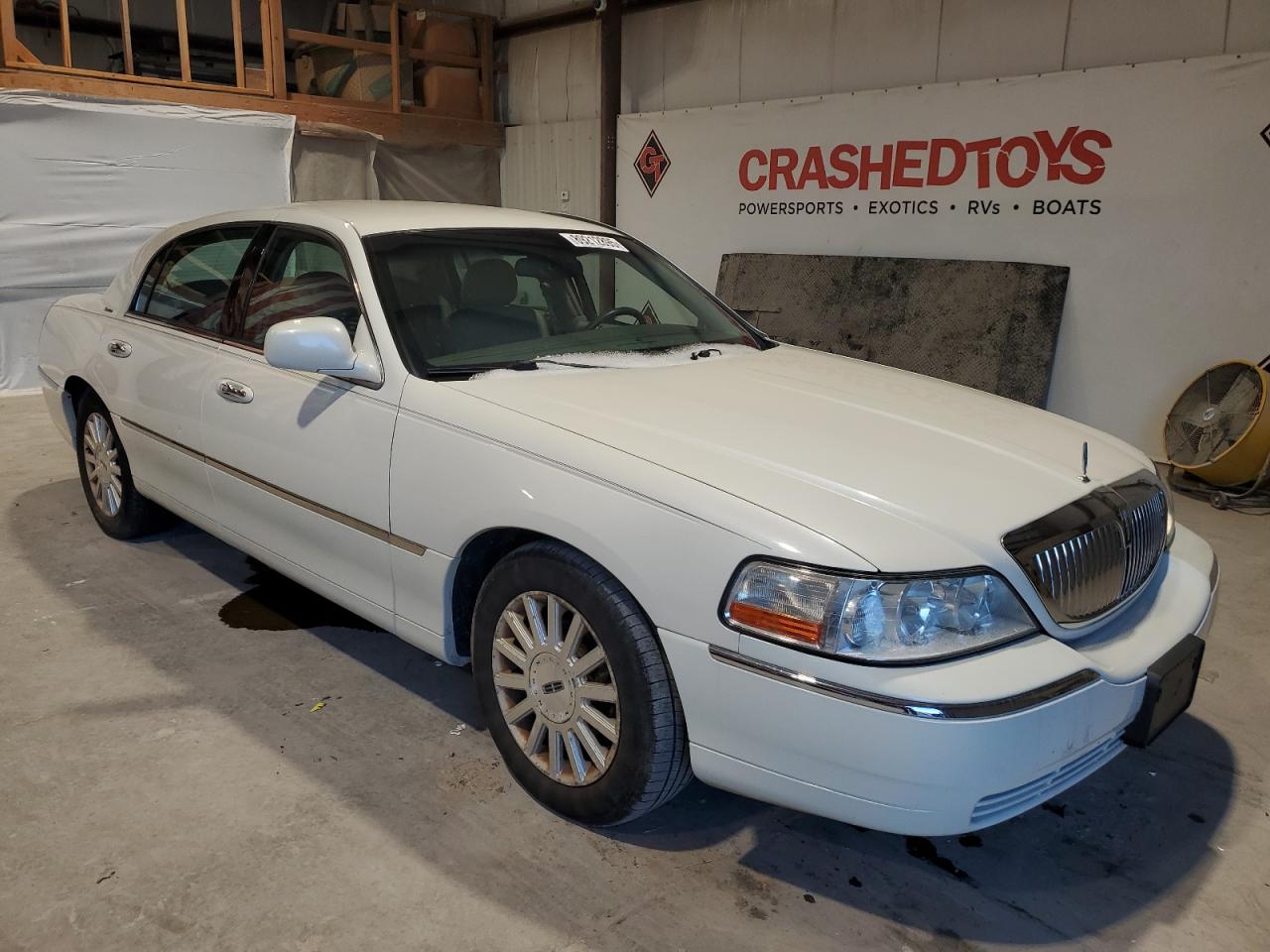 2003 Lincoln Town Car - Image 4